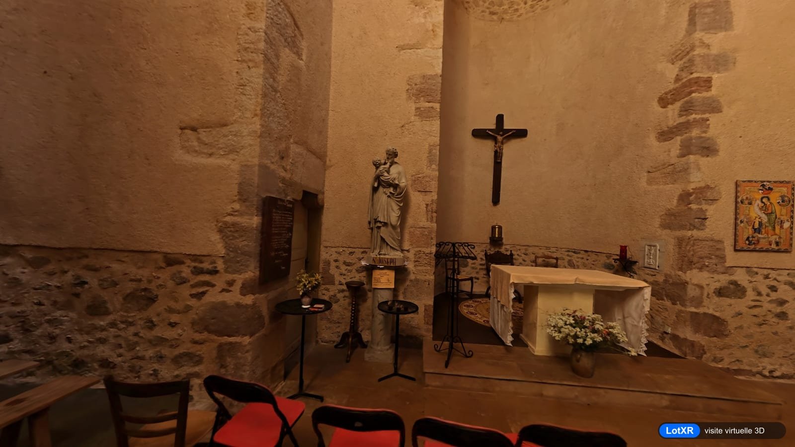 Statue de saint Joseph et autel du sanctuaire du Mont Saint-Joseph (Lot)